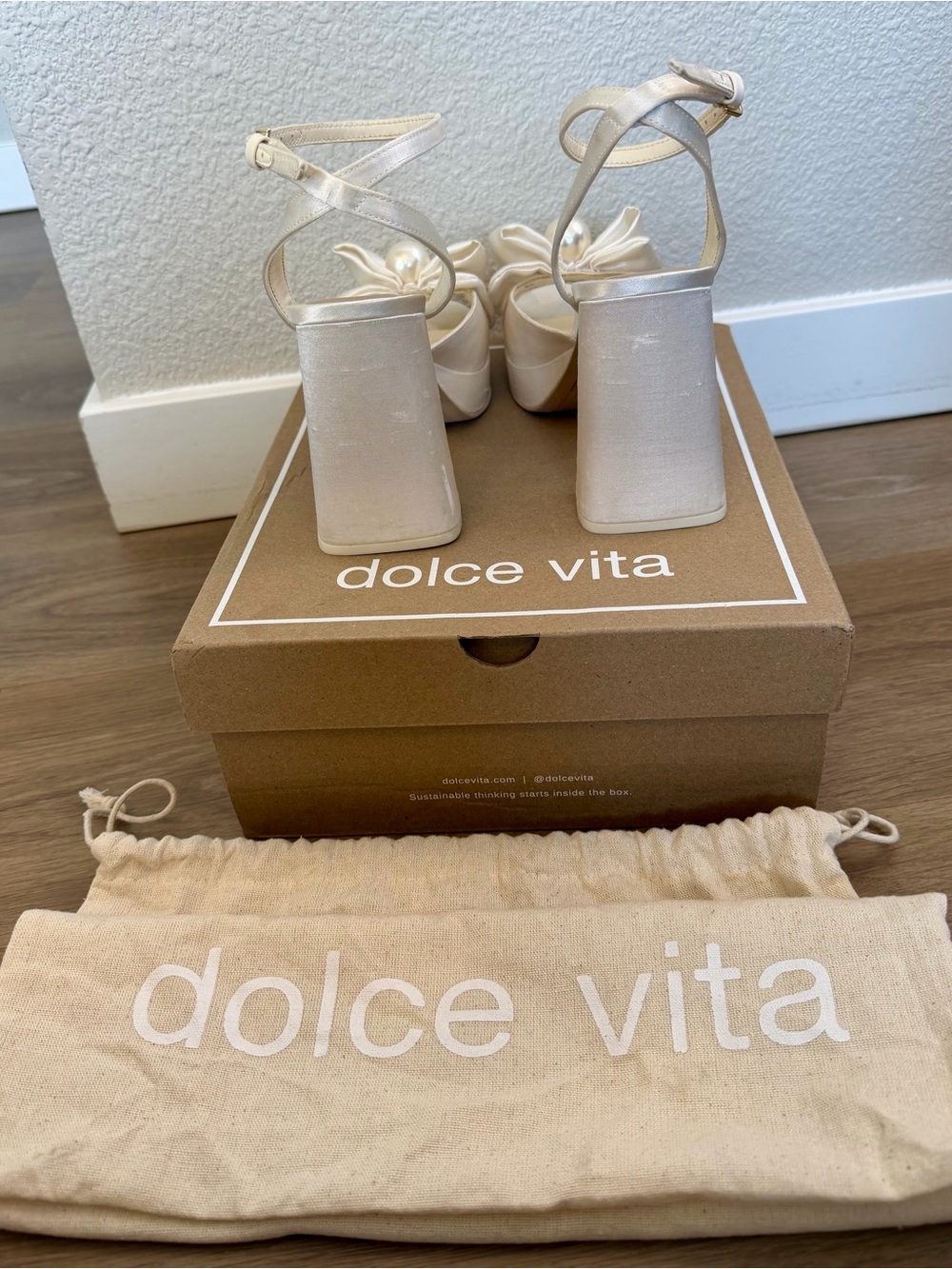Dolce Vita Ivory Pearl Bow Platform Heels - Picture 4 of 12
